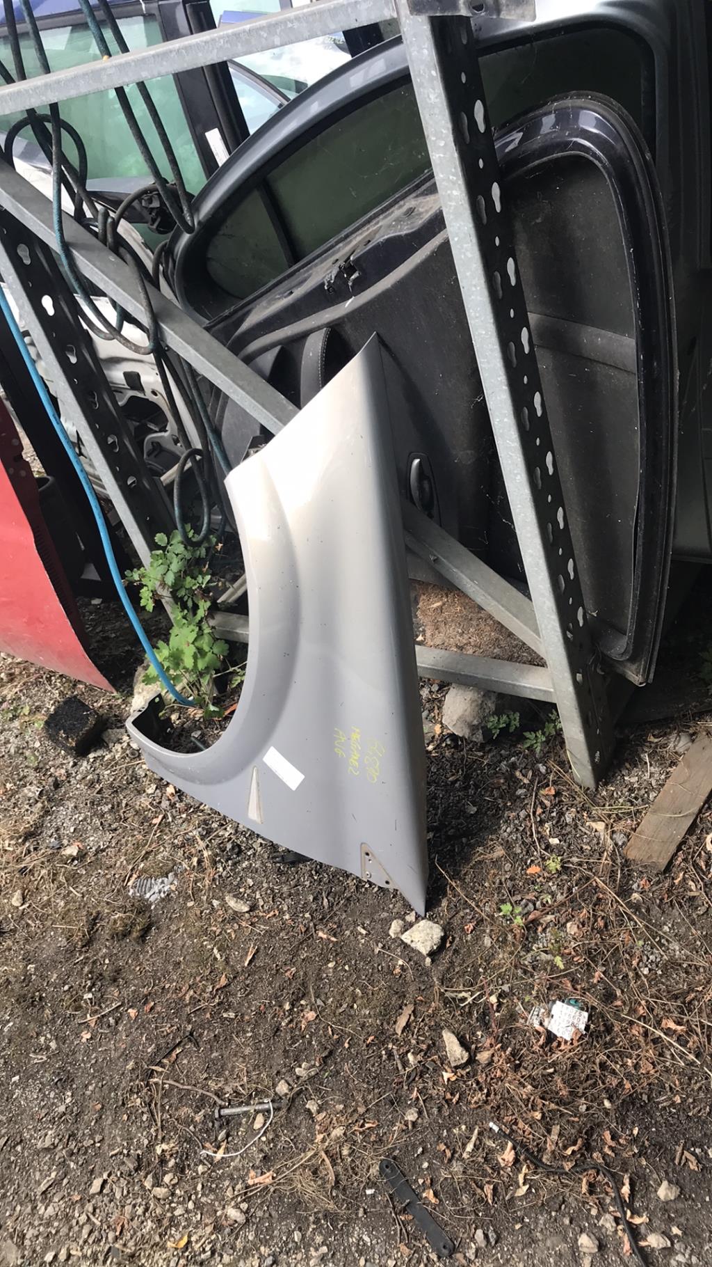 Parafango anteriore sinistro RENAULT MEGANE 2 PHASE 1 Gasolina - 1