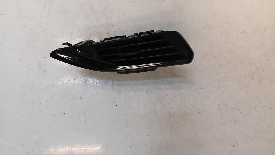 Bocchetta aerazione cruscotto anteriore sinistra PEUGEOT 208 1 PHASE 1 Gasolina - 1