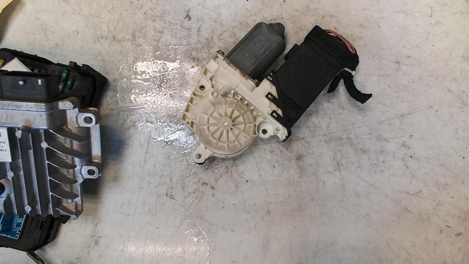 Motore alzacristalli anteriore sinistro VOLKSWAGEN GOLF 4  - 1