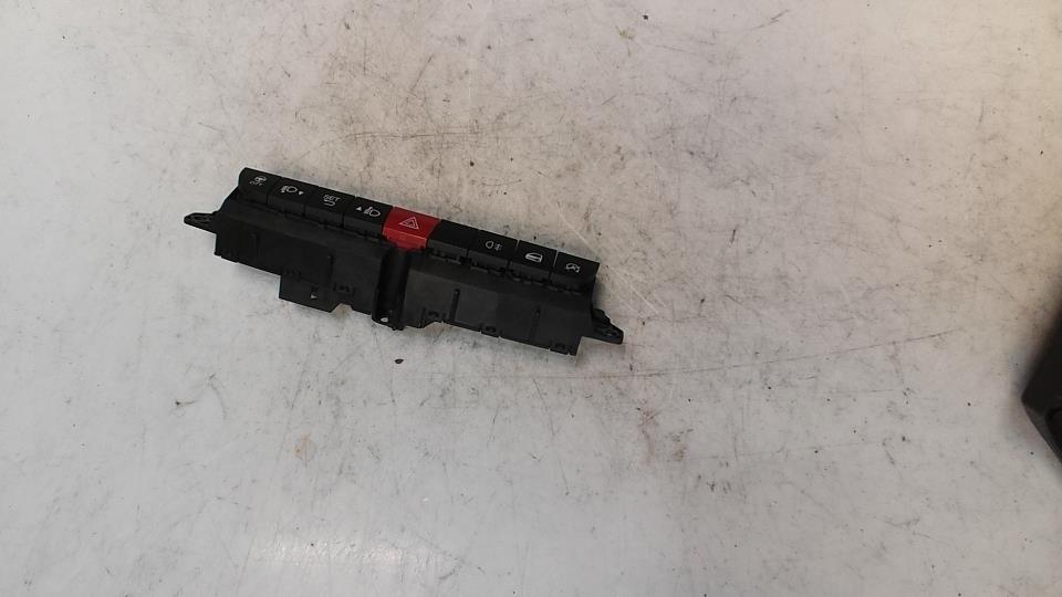 Bouton de warning FIAT 500L PHASE 2 Essence - 1