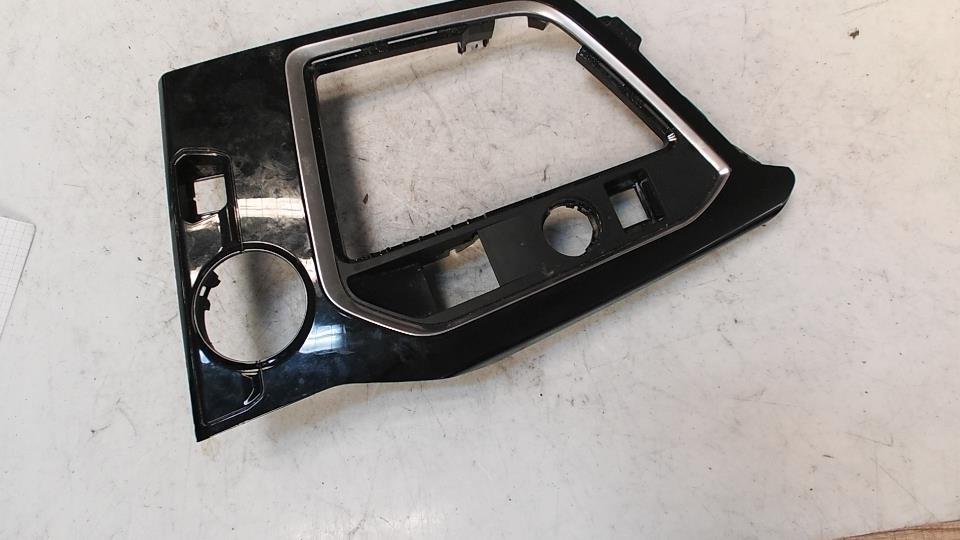 Consolle centrale (interno in plastica) PEUGEOT 3008 2 PHASE 1 Diésel - 1
