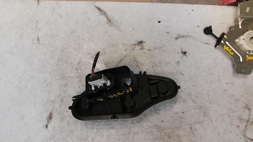 Base portalampade fanale posteriore destro CITROEN C3 2 PHASE 1 Diésel - 1