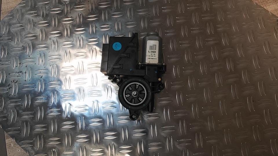 Motore alzacristalli anteriore destro VOLKSWAGEN POLO 4 PHASE 1 Gasolina - 1