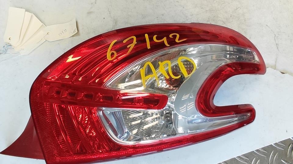 Fanale posteriore principale destro (luci) PEUGEOT 208 1 PHASE 1 Diésel - 1