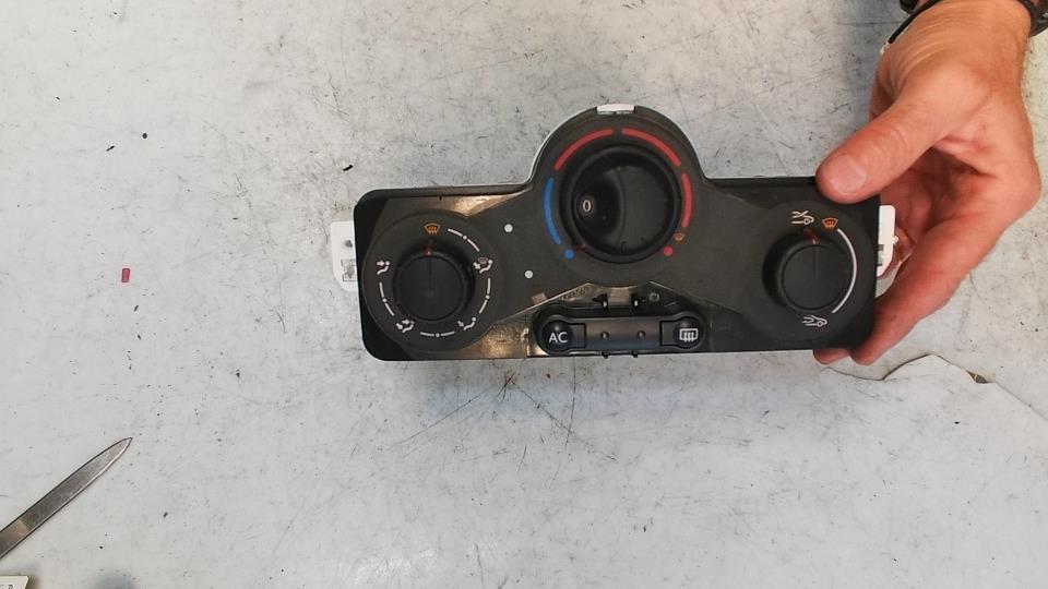 Commande chauffage RENAULT MODUS PHASE 2 Diesel - 1