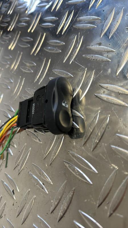 Interruptor de elevalunas DACIA SANDERO 1  - 1