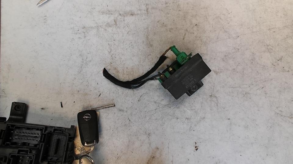 Relais de prechauffage PEUGEOT 206 PHASE 2 BREAK Diesel - 1