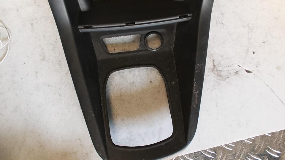 Console central (interieur plastique) FORD KA+ Essence - 1