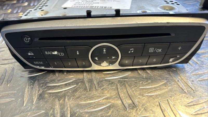 Autoradio originale RENAULT MEGANE 3 PHASE 1 BREAK Diésel - 1