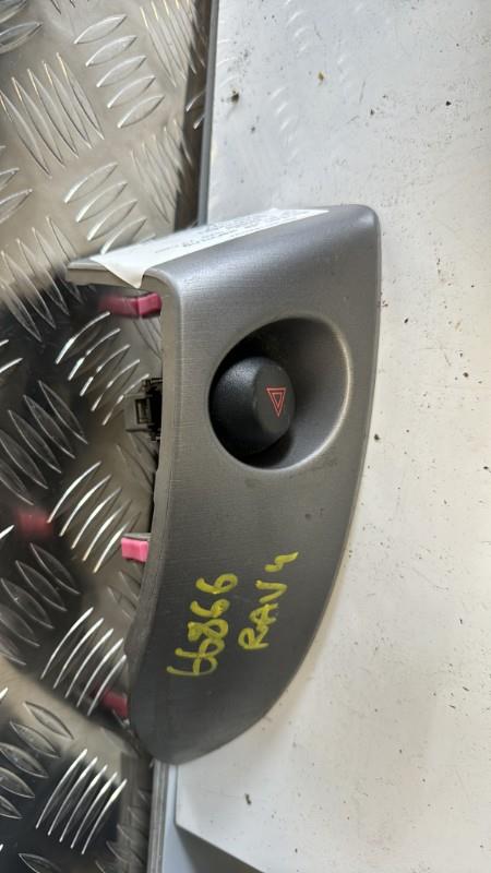 Bouton de warning TOYOTA RAV4 3 PHASE 1 Diesel - 1