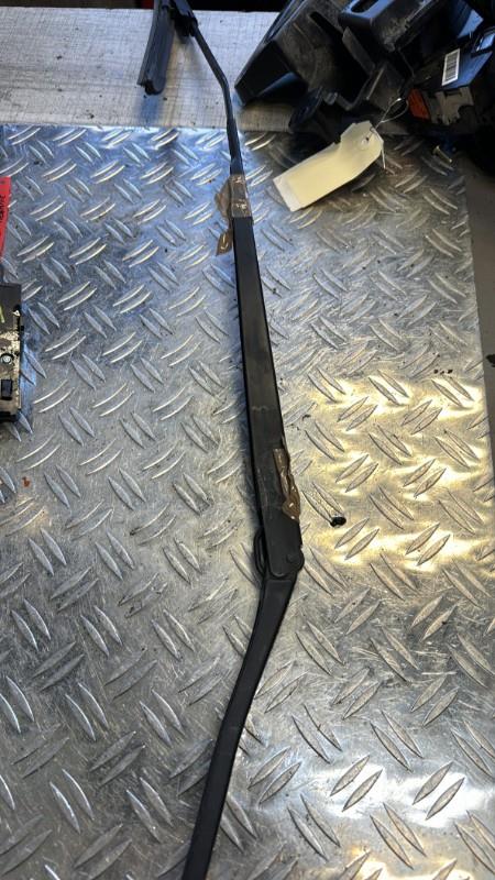 Braccio tergicristallo anteriore destro RENAULT CLIO 4 PHASE 2 Gasolina - 1