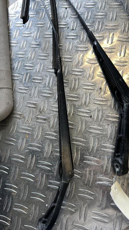 Braccio tergicristallo anteriore destro AUDI A3 3 PHASE 1 Diésel - 1