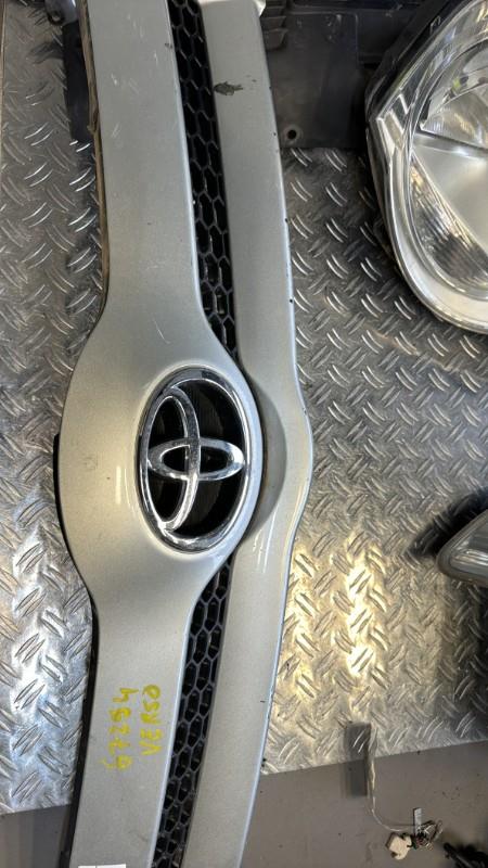 Calandre TOYOTA COROLLA VERSO 2 PHASE 1 Diesel - 1