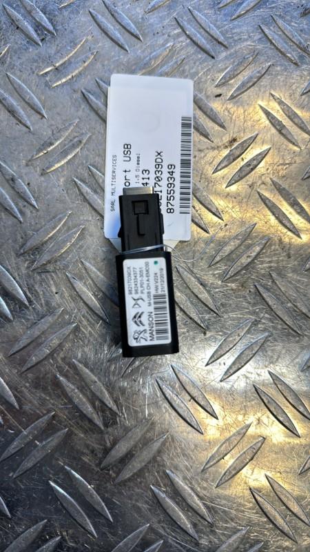 Presa porta USB PEUGEOT 208 2 Diésel - 1