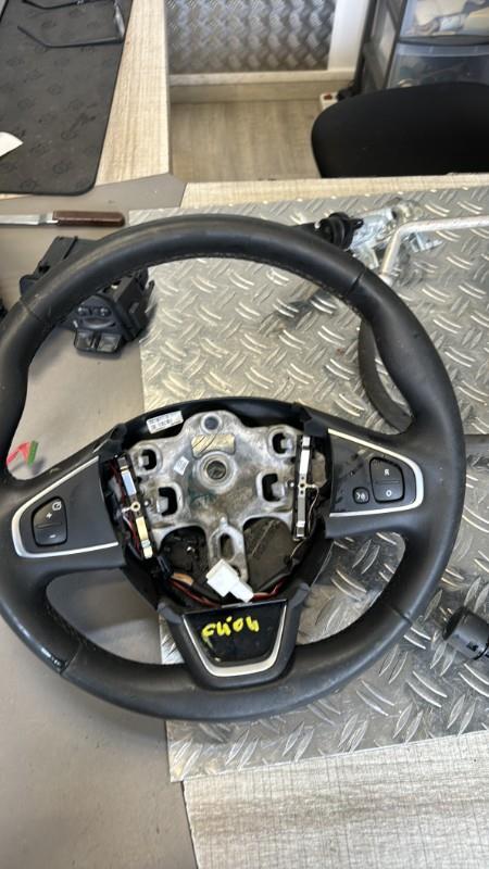 Volant RENAULT CLIO 4 PHASE 2 Essence - 1