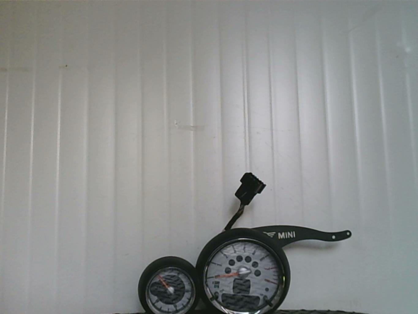 Compte tours MINI MINI 2 R57 CABRIOLET PHASE 1 Essence - 1