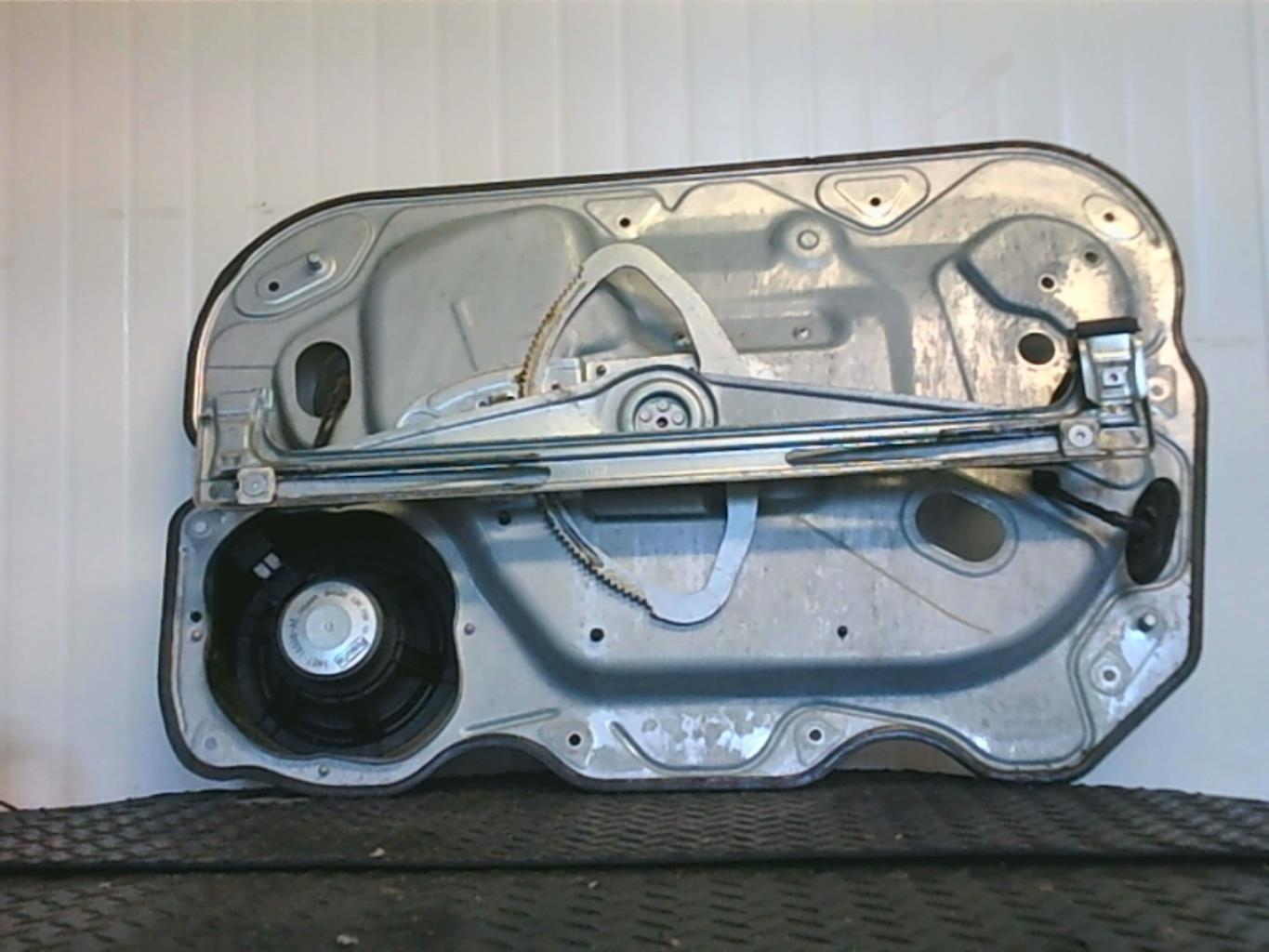 Leve vitre electrique avant gauche FORD FOCUS 2 PHASE 2 Essence - 1