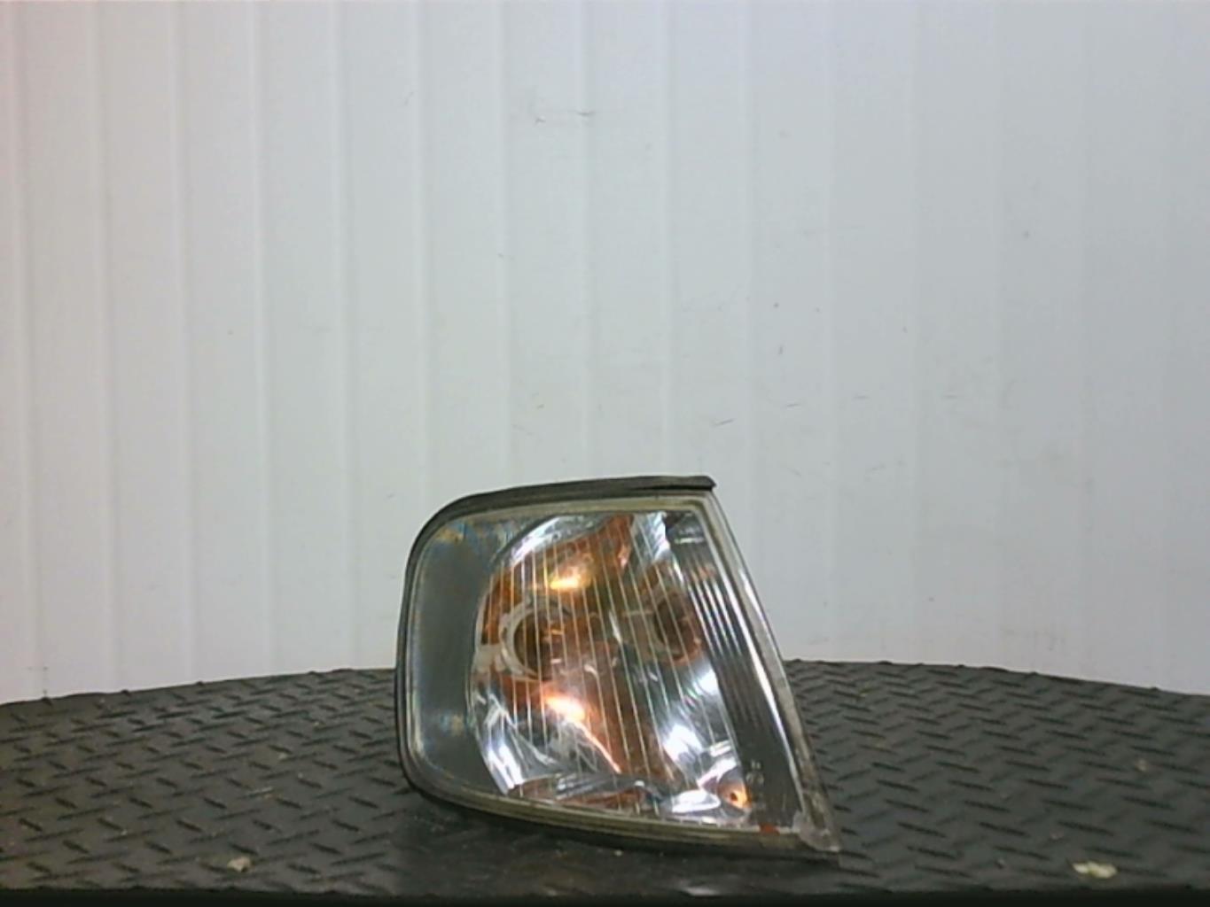 Optique avant secondaire droit (feux)(clignotant) AUDI A3 1  - 1