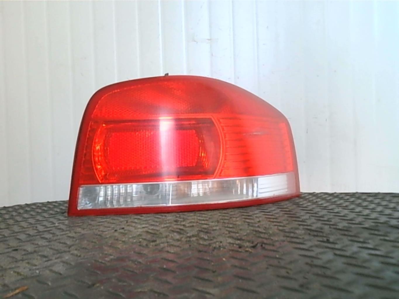 Feu arriere principal droit (feux) AUDI A3 2 SPORTBACK PHASE 1 Diesel - 1