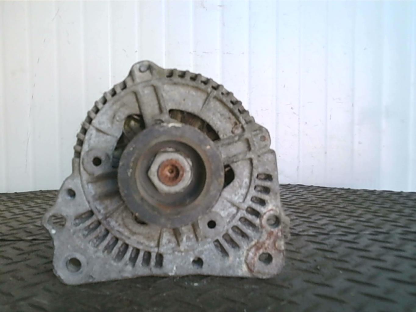 Alternateur VOLKSWAGEN GOLF 3 Diesel - 1