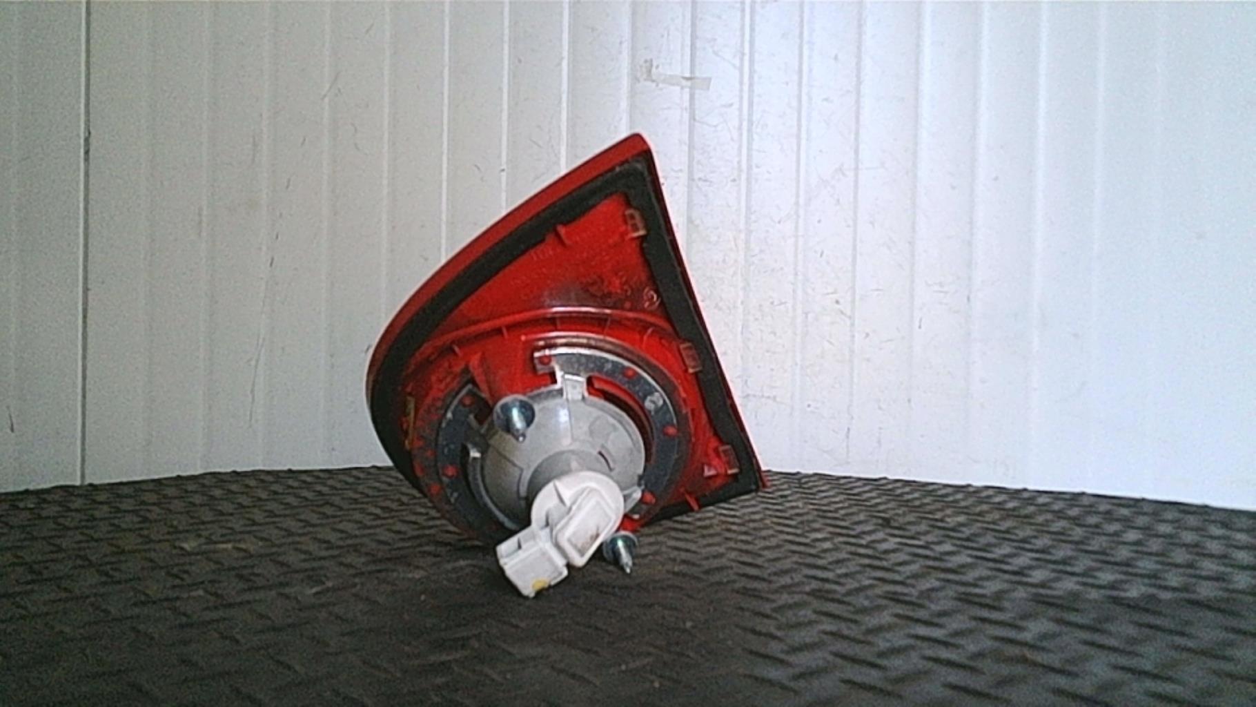 Feu arriere secondaire gauche (feux) VOLKSWAGEN GOLF 5 Diesel - 1
