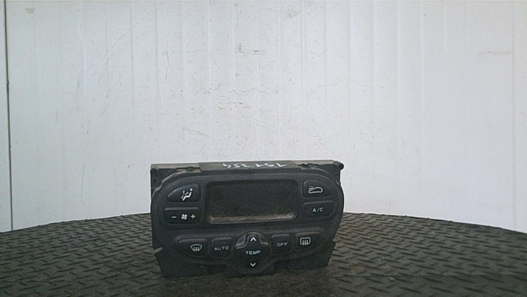 Commande chauffage PEUGEOT 206 PHASE 1 BREAK Essence - 1