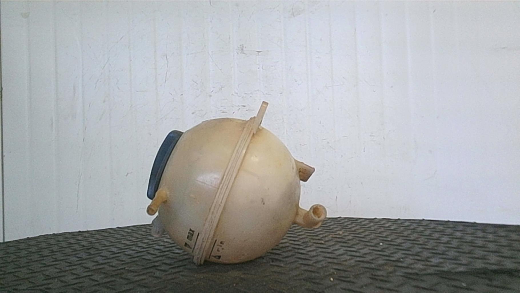 Vase d'expansion VOLKSWAGEN GOLF 3 Diesel - 1