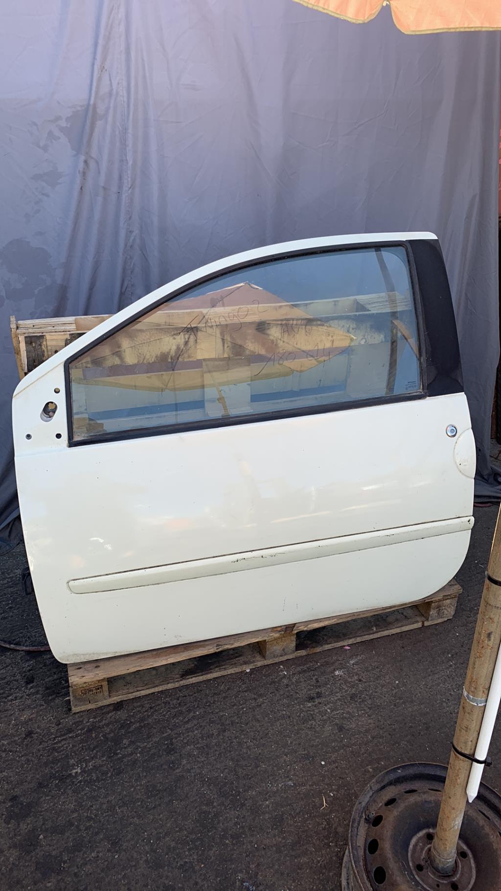 Porte avant gauche RENAULT TWINGO 2 PHASE 2 Essence - 1