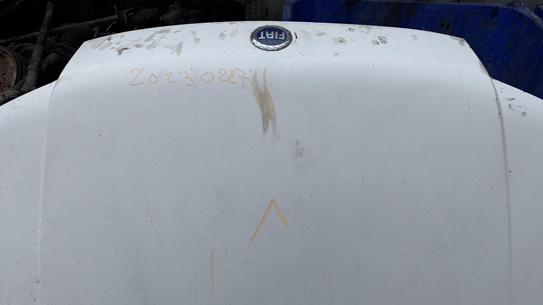 Capot FIAT PUNTO 2 PHASE 1 Essence - 1