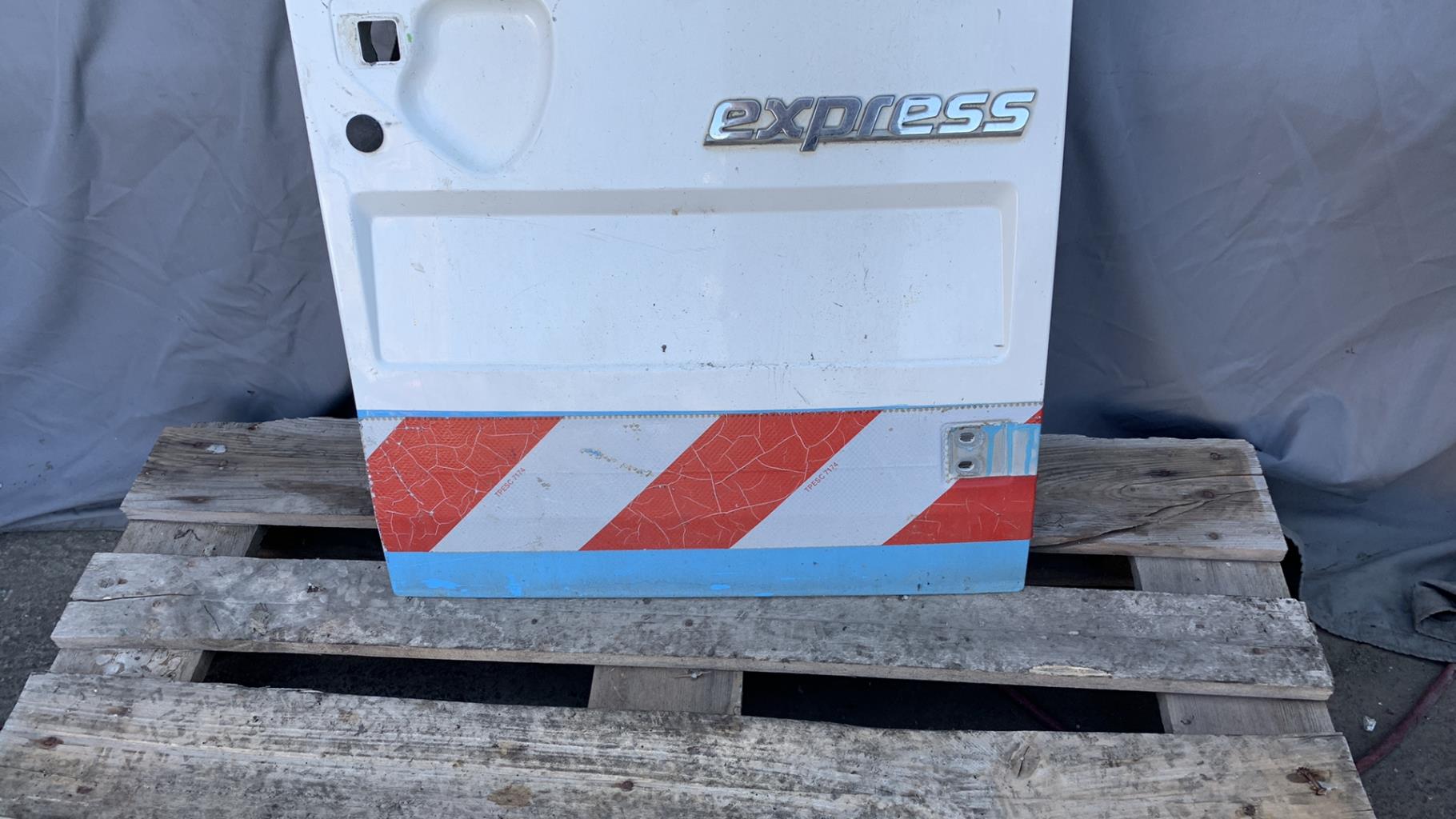 Porte arriere droit RENAULT EXPRESS PHASE 2 Essence - 1