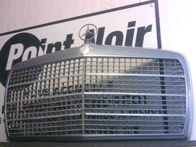 Calandre MERCEDES 240 W115  - 1