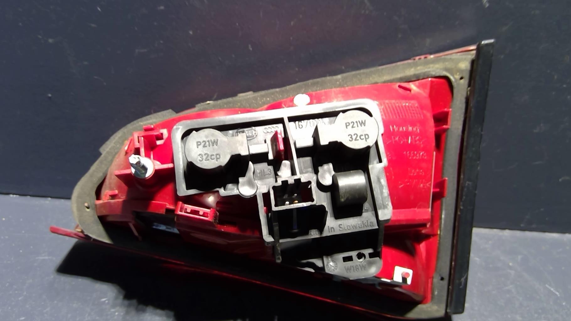 Feu arriere secondaire gauche (feux) AUDI A4 3 PHASE 1  - 1
