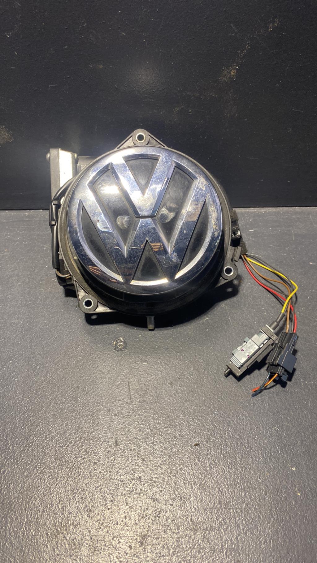 Bouton de coffre VOLKSWAGEN GOLF 7 PHASE 1 Essence - 1