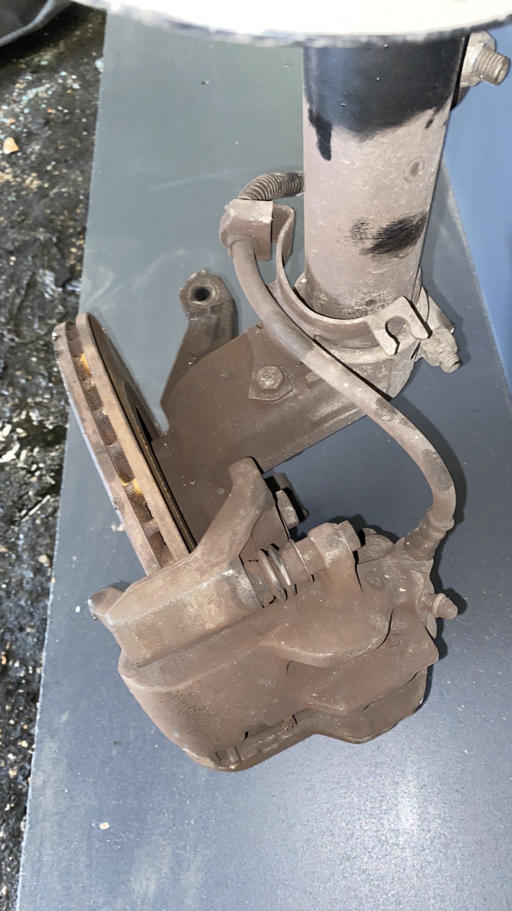Fusee avant droit CITROEN BERLINGO 1 PHASE 1 Diesel - 1