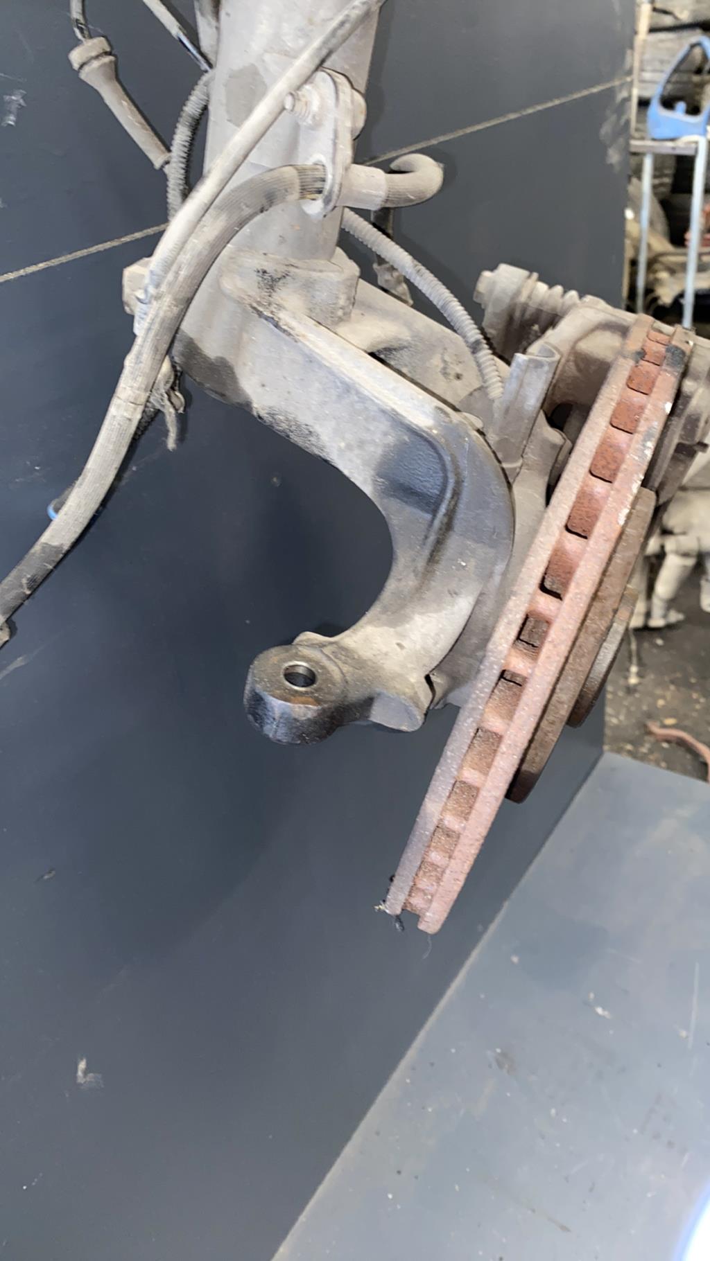 Fusee avant droit PEUGEOT 207 Diesel - 1