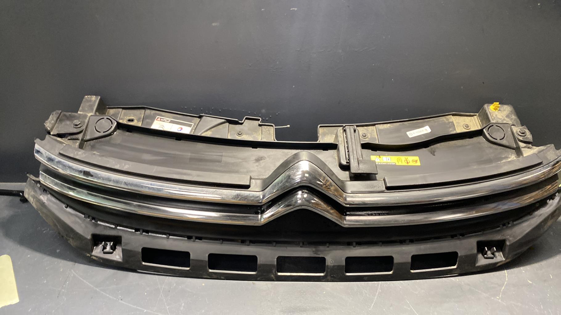 Calandre CITROEN C3 3 PHASE 1 Essence - 1