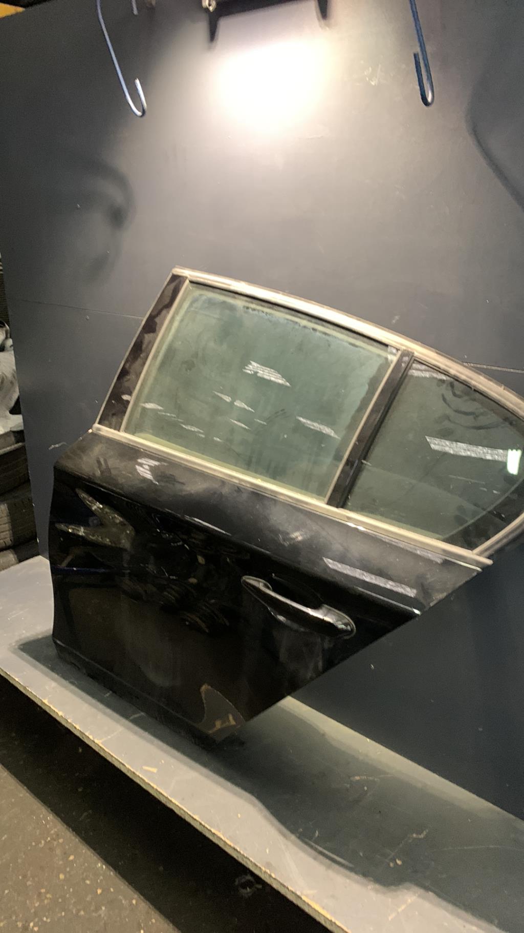 Porte arriere gauche BMW SERIE 1 E81 Diesel - 1
