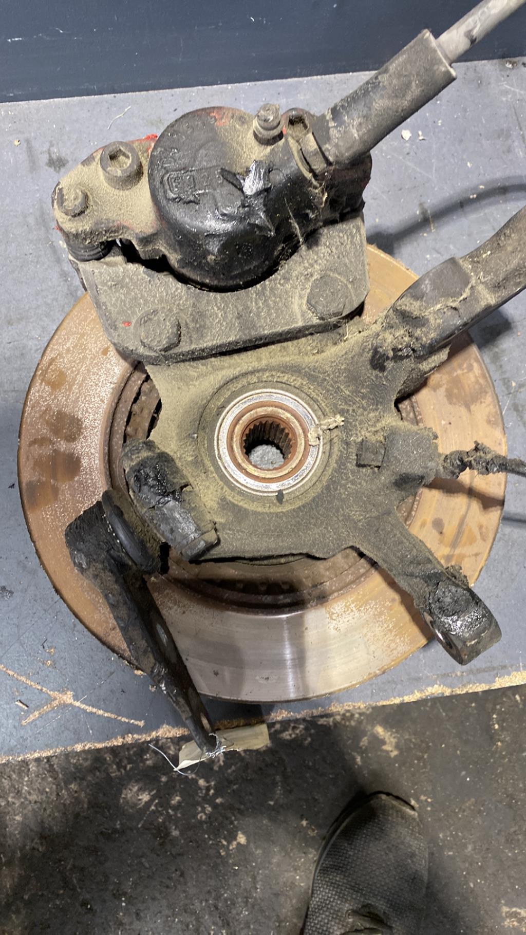 Fusee avant droit RENAULT CLIO 2 PHASE 2 Diesel - 1