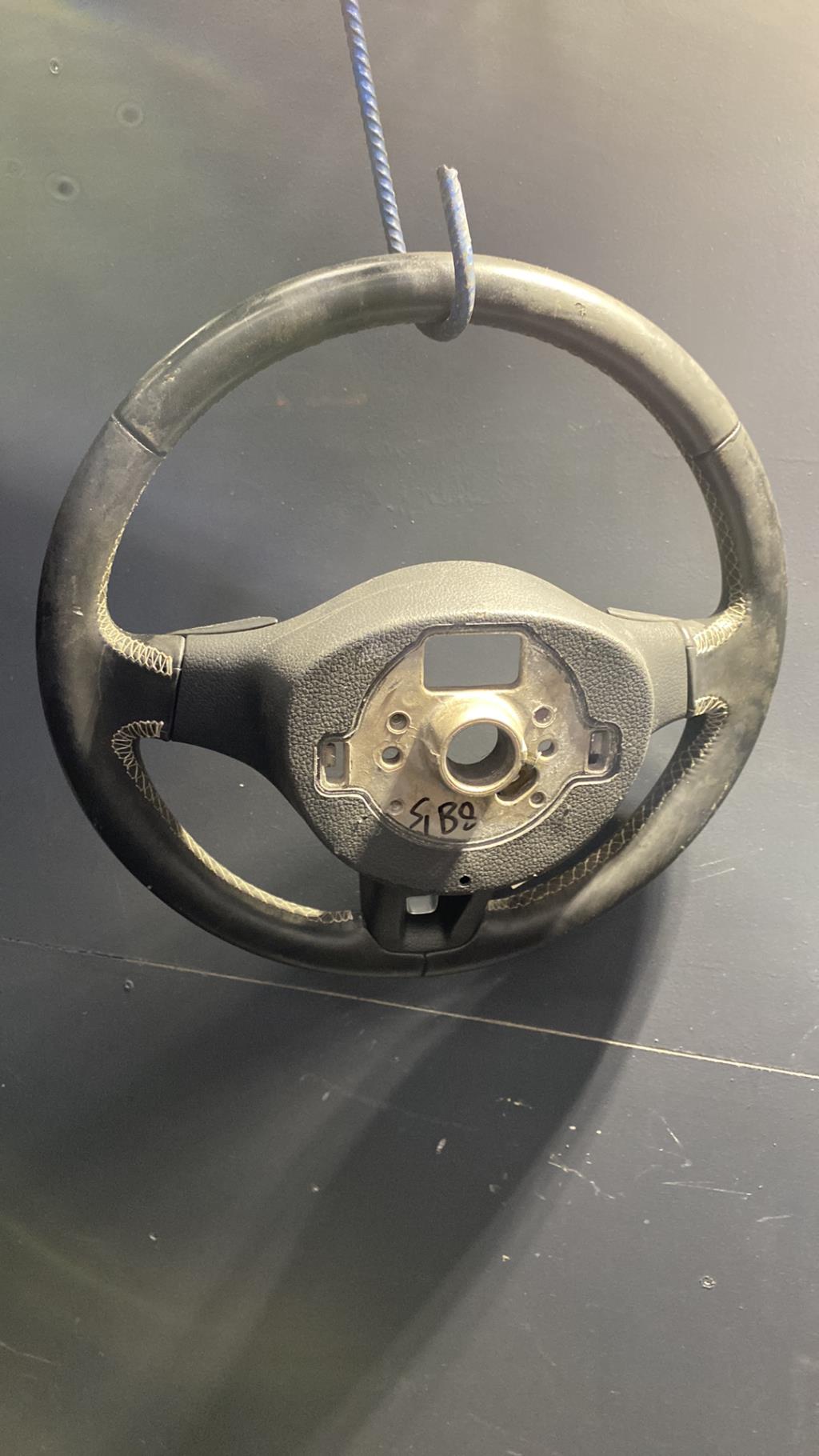 Volant VOLKSWAGEN POLO 5 PHASE 1 Essence - 1