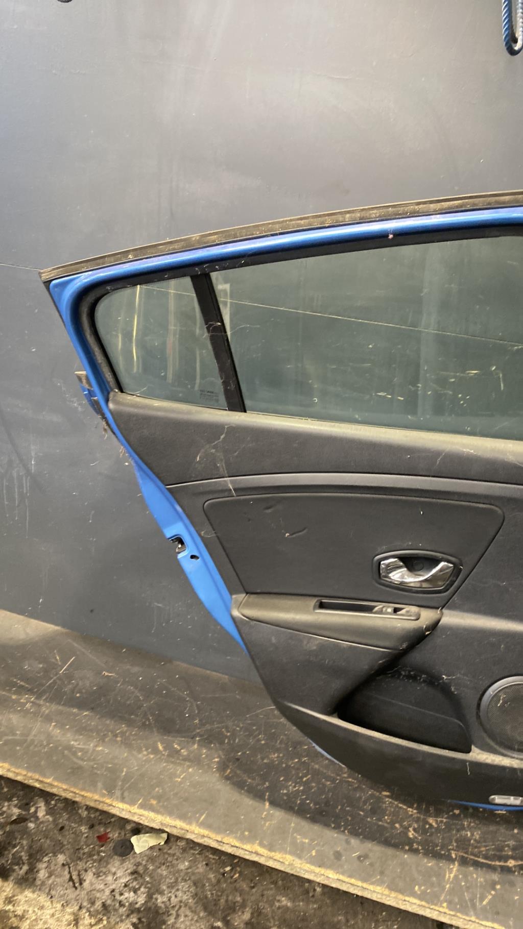 Porte arriere gauche RENAULT MEGANE 3 PHASE 2 Diesel - 1