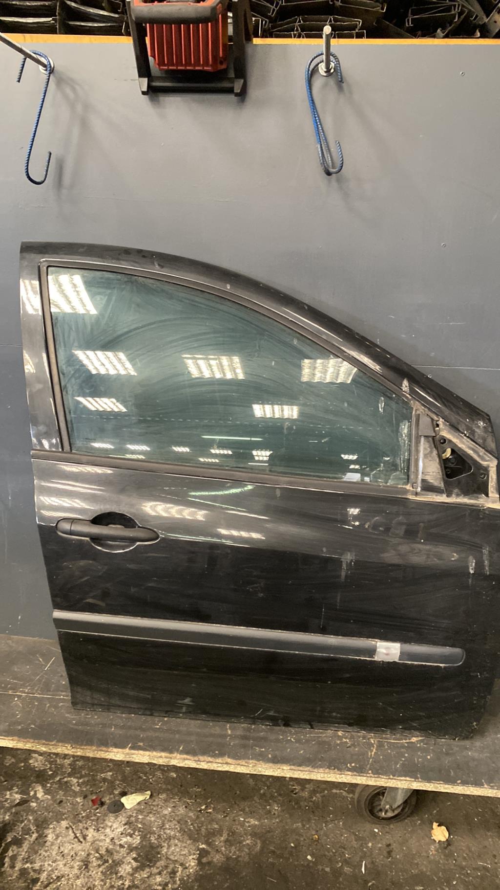 Porte avant droit RENAULT CLIO 3 PHASE 2 Essence - 1