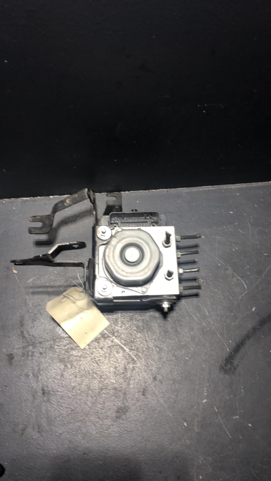 Bloc ABS (freins anti-blocage) RENAULT CLIO 4 PHASE 2 Essence - 1