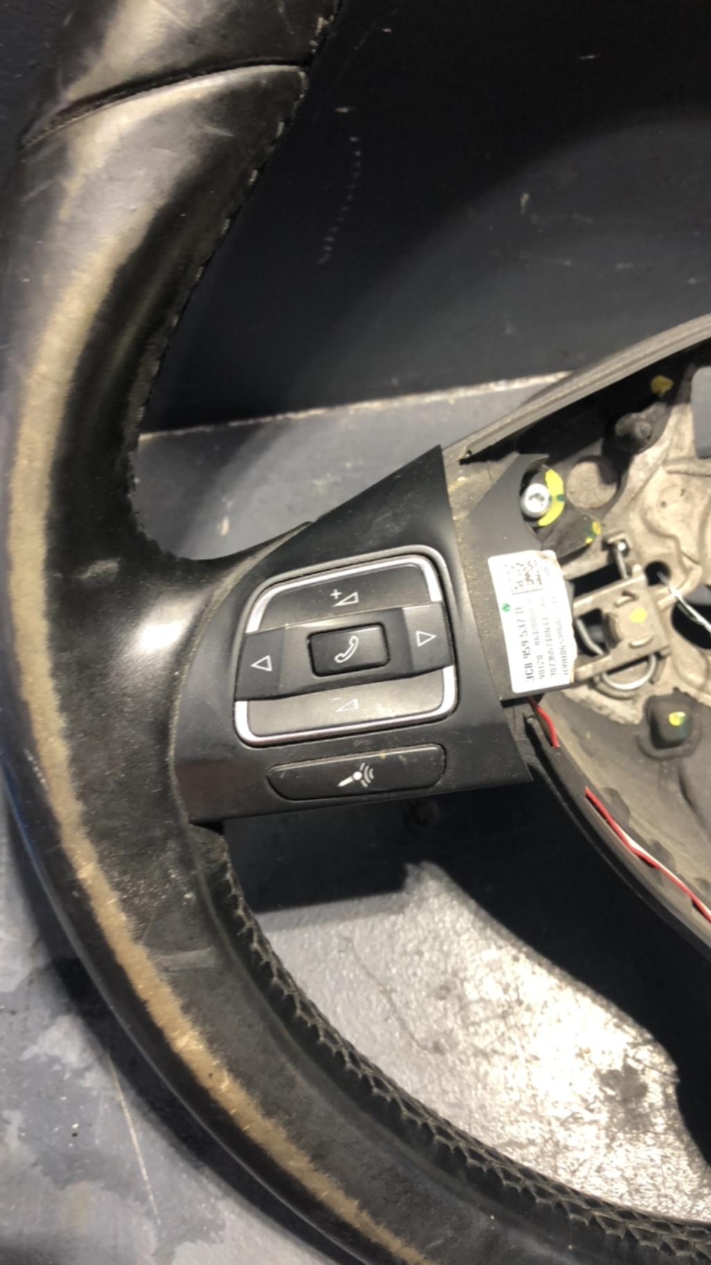 Volant VOLKSWAGEN GOLF 6 Diesel - 1