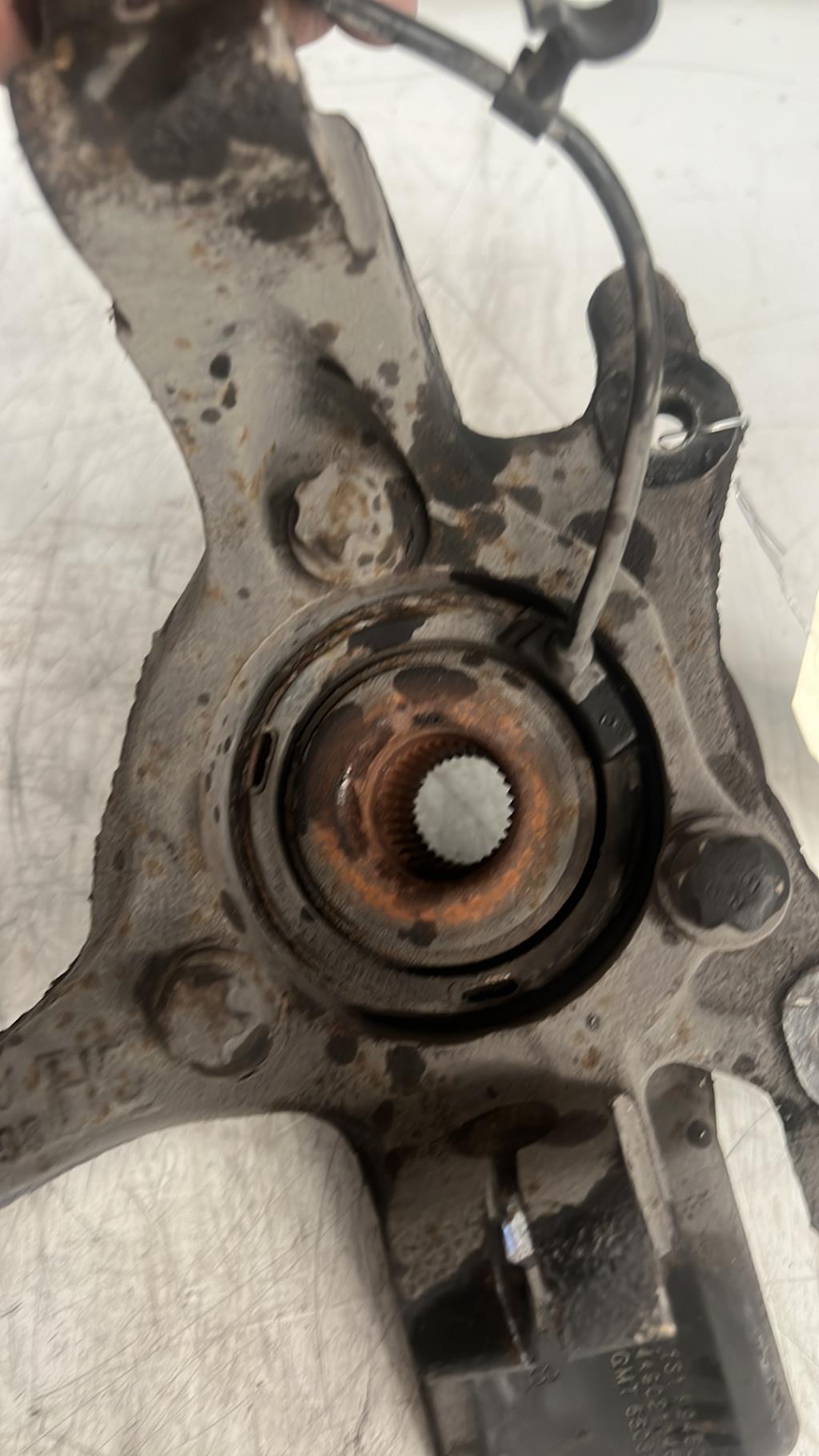 Fusee avant gauche OPEL ASTRA H PHASE 2  - 1