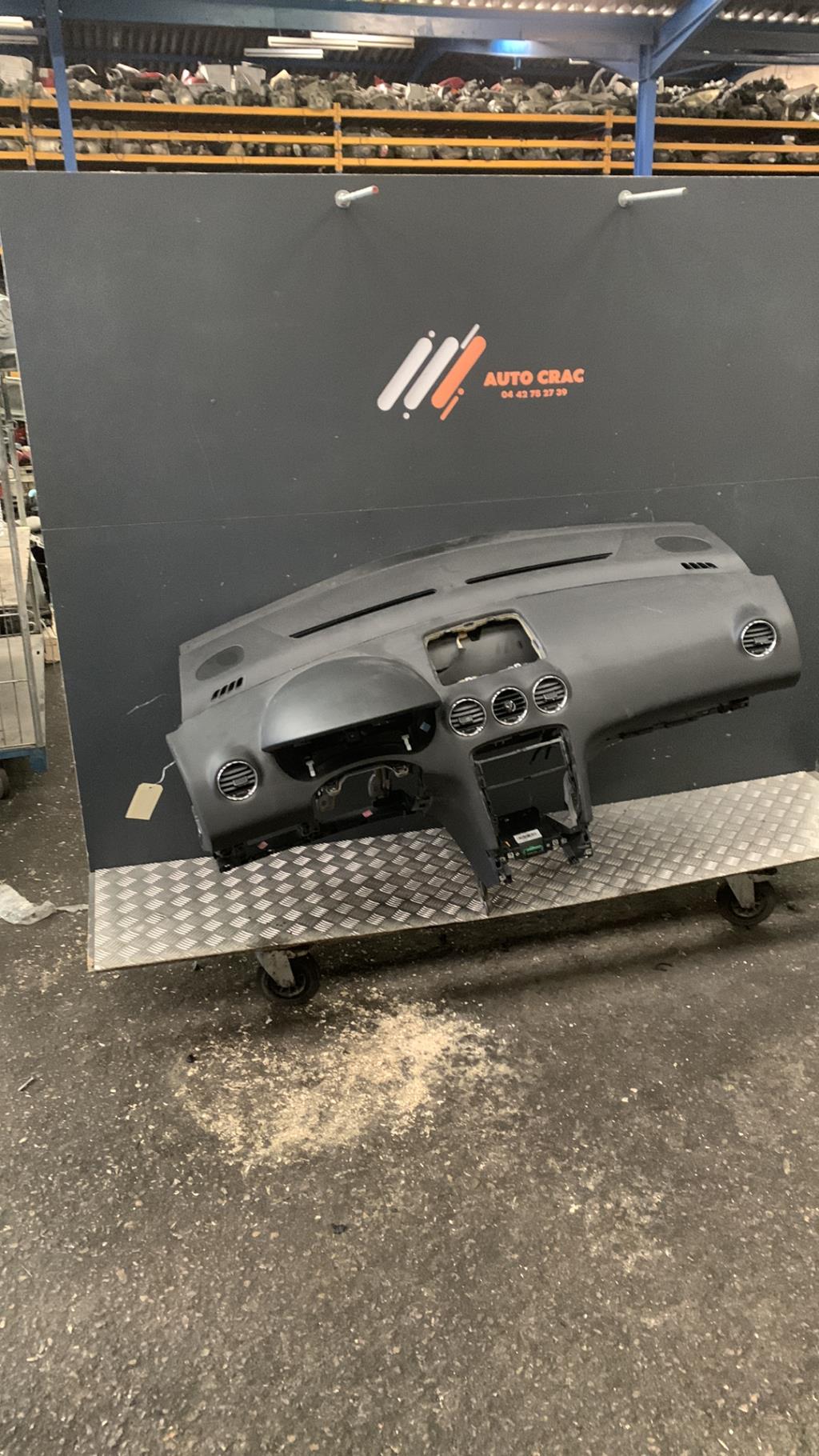 Tableau de bord PEUGEOT 308 1 PHASE 1 Diesel - 1