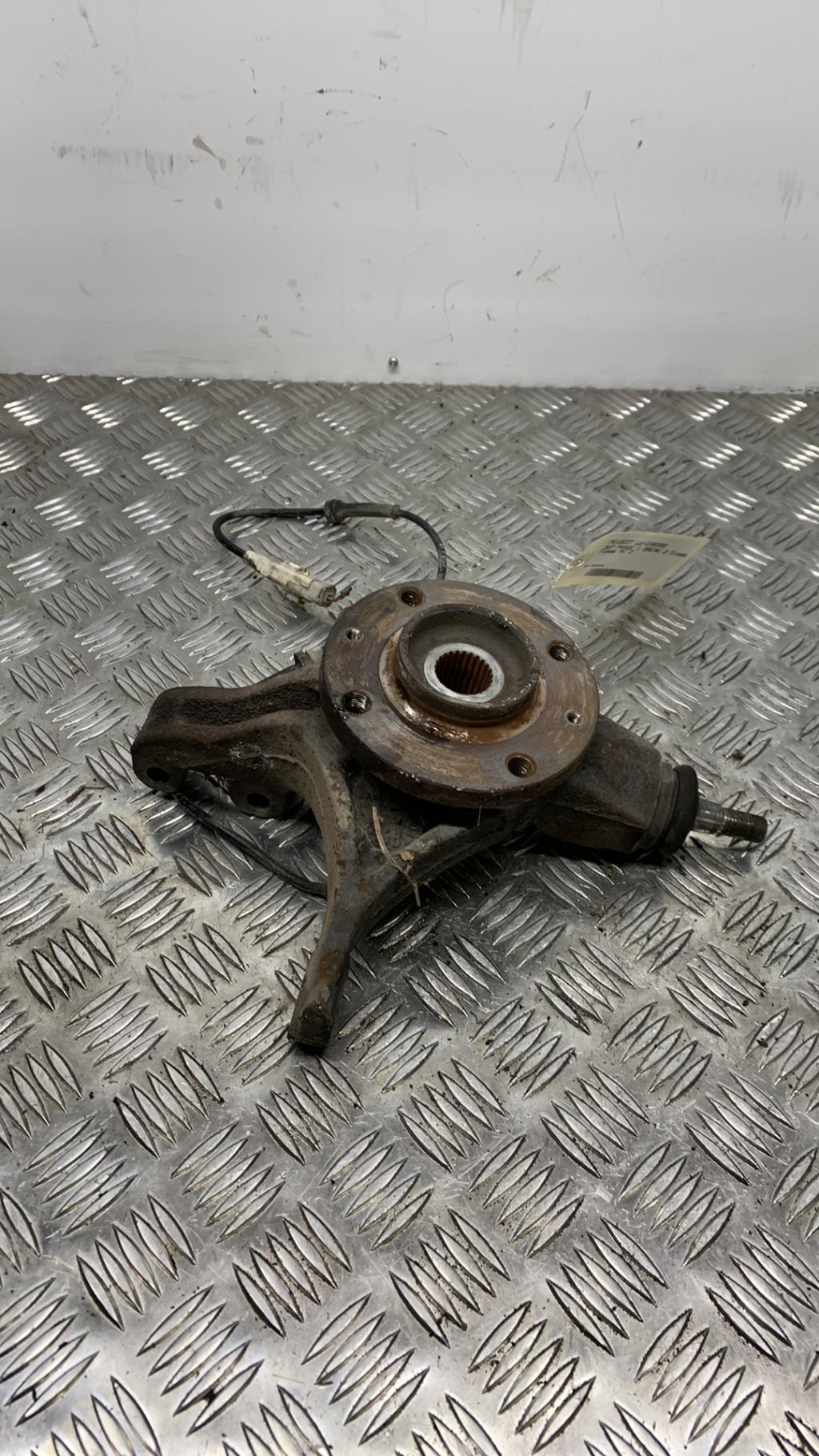 Fusee avant droit PEUGEOT 307 PHASE 1 BREAK Diesel - 1