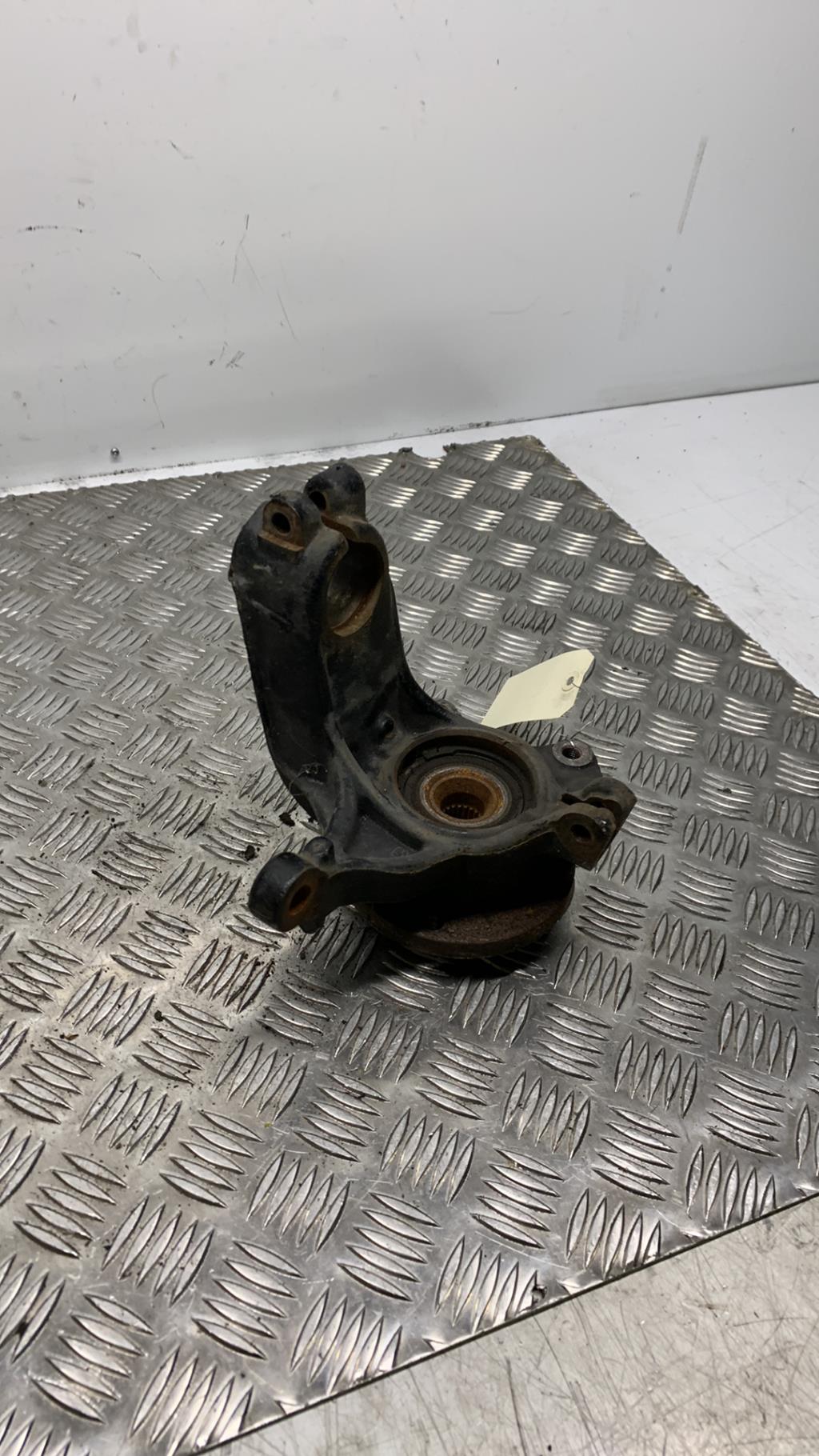 Fusee avant gauche PEUGEOT 208 1 PHASE 2 Diesel - 1