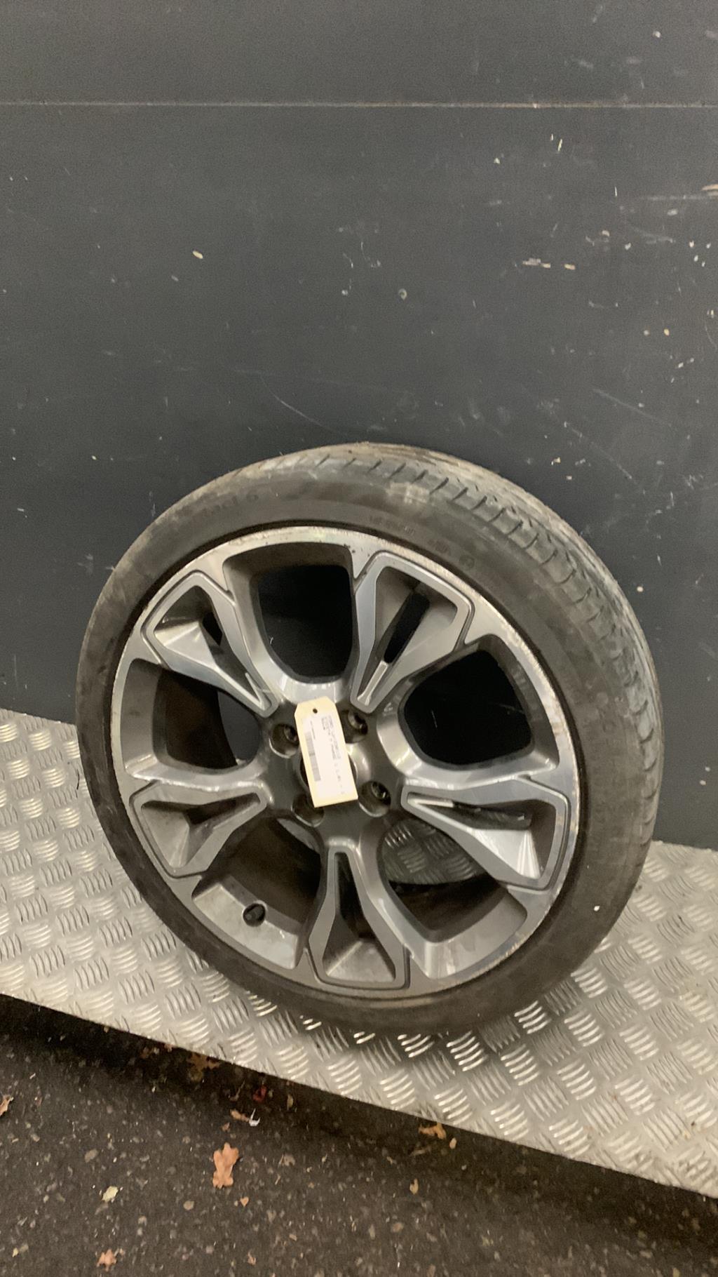 Roue FORD FIESTA 7 PHASE 1 Essence - 1