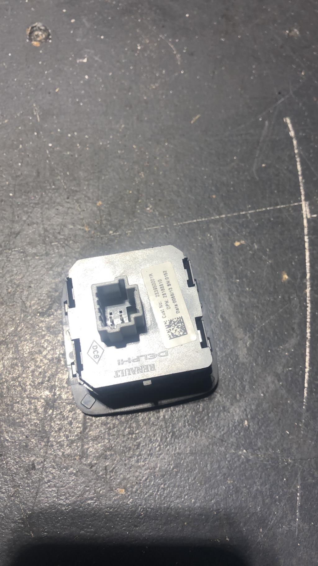 Bouton/Interrupteur RENAULT SCENIC 3 PHASE 3  - 1