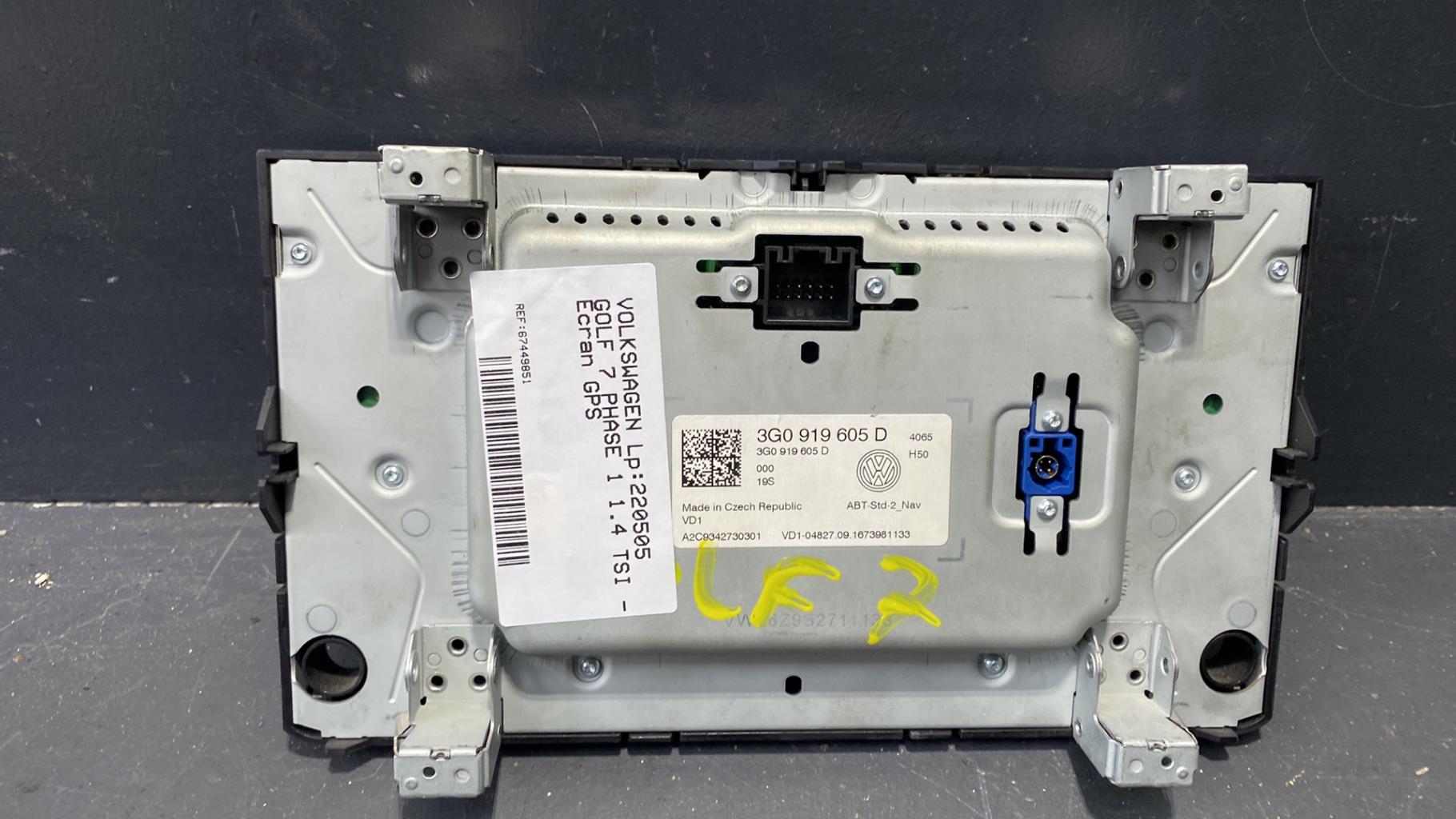 Ecran GPS VOLKSWAGEN GOLF 7 PHASE 1 Essence - 1